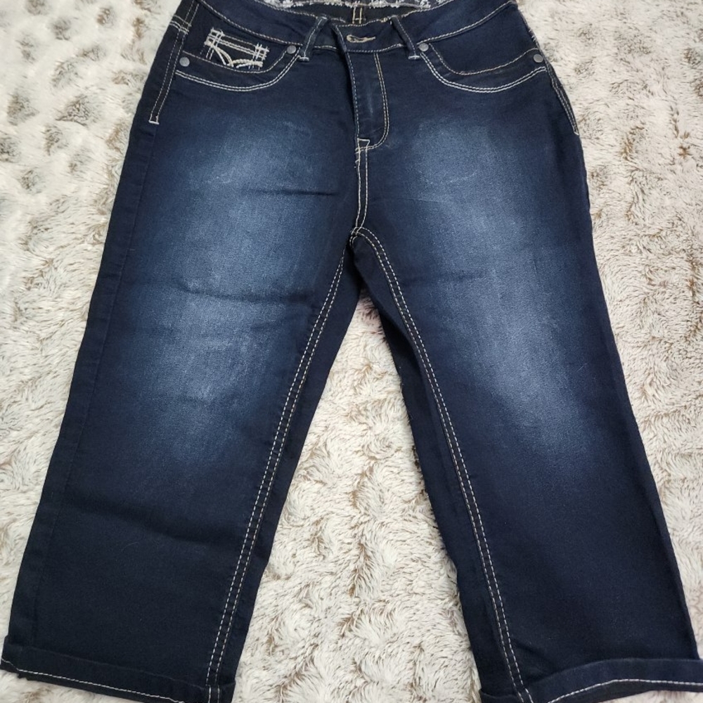 Women's Dark Blue Capris